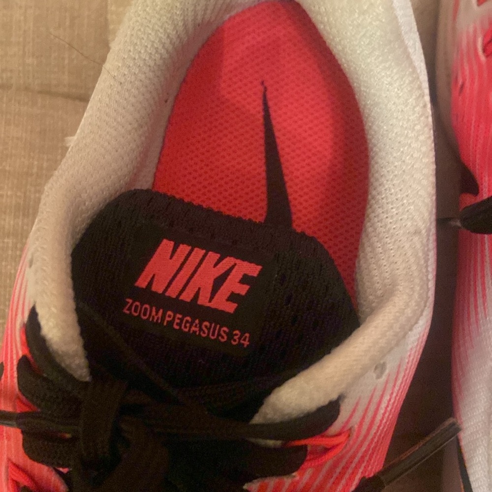 Nike Pegasus 34 Shoes - Picture 8 of 10